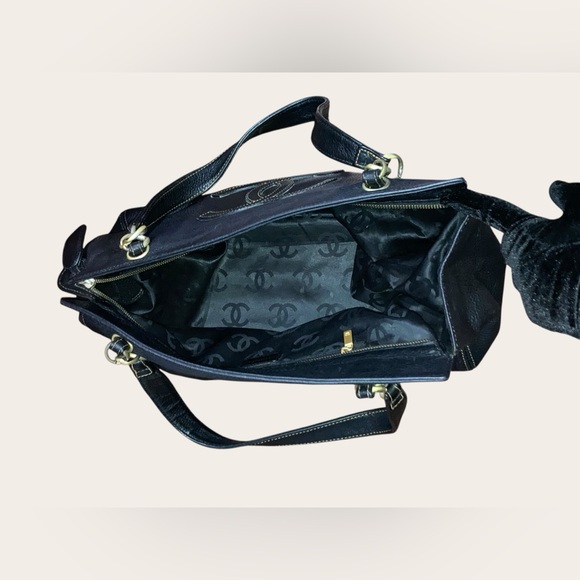 Pebbled Shoulder Tote Bag - Picture 6 of 12